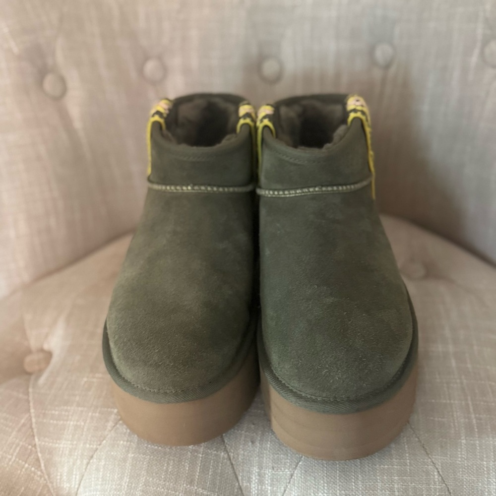 Ugg Classic Ultra Mini Braid Platform - Picture 2 of 8